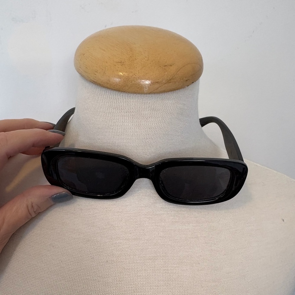 Black Rectangle Retro Sunglasses | 90s Y2K Slim Frame Trendy